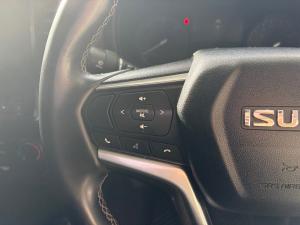 Isuzu D-Max 3.0TD double cab LS 4x4 auto - Image 10