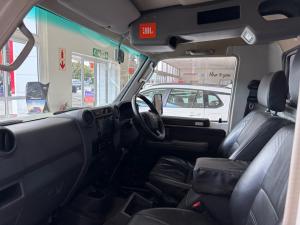 Toyota Land Cruiser 79 4.5D-4D LX V8 single cab - Image 7