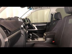 Toyota Land Cruiser 200 4.5D-4D V8 VX-R - Image 7
