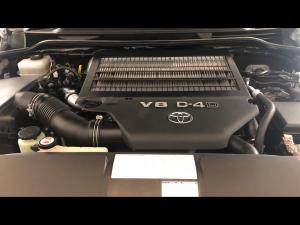 Toyota Land Cruiser 200 4.5D-4D V8 VX-R - Image 14