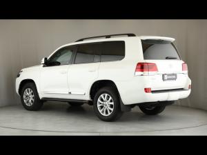 Toyota Land Cruiser 200 4.5D-4D V8 VX-R - Image 21