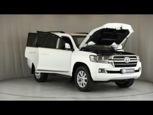 Toyota Land Cruiser 200 4.5D-4D V8 VX-R - Image 29
