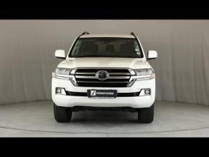Toyota Land Cruiser 200 4.5D-4D V8 VX-R - Image 4