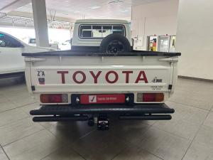 Toyota Land Cruiser 79 2.8GD-6 single cab manual - Image 5