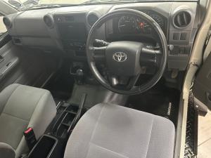 Toyota Land Cruiser 79 2.8GD-6 single cab manual - Image 6
