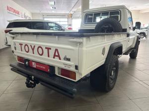 Toyota Land Cruiser 79 2.8GD-6 single cab manual - Image 2