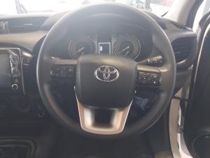 Toyota Hilux 2.4GD-6 Xtra cab Raider manual - Image 8