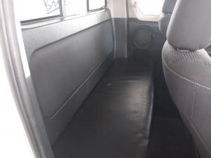Toyota Hilux 2.4GD-6 Xtra cab Raider manual - Image 18
