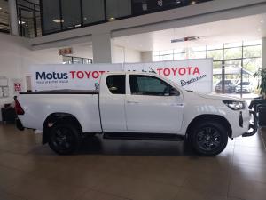 Toyota Hilux 2.4GD-6 Xtra cab Raider manual - Image 3