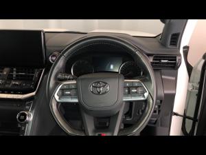 Toyota Land Cruiser 300 3.3D GR-Sport - Image 8