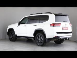 Toyota Land Cruiser 300 3.3D GR-Sport - Image 21