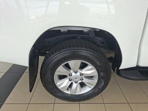 Toyota Hilux 2.8GD-6 double cab 4x4 Raider - Image 10