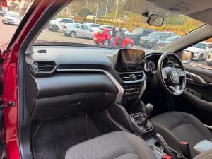 Toyota Urban Cruiser 1.5 XR manual - Image 7