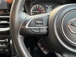 Toyota Urban Cruiser 1.5 XR manual - Image 9