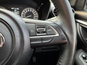 Toyota Urban Cruiser 1.5 XR manual - Image 10
