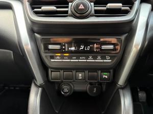 Toyota Urban Cruiser 1.5 XR manual - Image 15