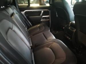 Land Rover Defender 110 D300 X-Dynamic HSE - Image 5