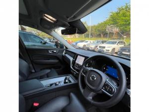 Volvo XC60 B5 AWD Essential - Image 11