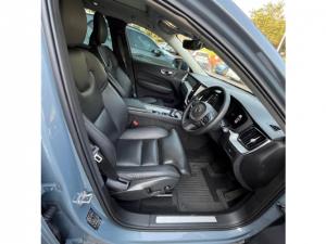 Volvo XC60 B5 AWD Essential - Image 5