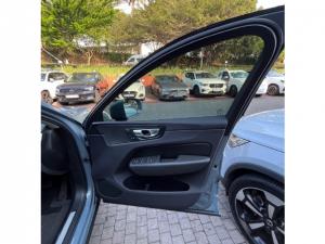 Volvo XC60 B5 AWD Essential - Image 6
