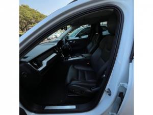 Volvo XC60 B5 AWD Essential - Image 21