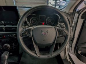 Mahindra XUV 3XO 1.2T MX3 auto - Image 8