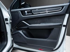 Porsche Cayenne GTS coupe - Image 18