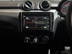 Suzuki Swift 1.2 GLX auto - Image 12