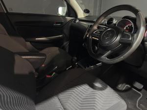 Suzuki Swift 1.2 GLX auto - Image 18