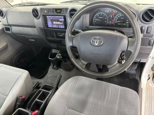 Toyota Land Cruiser 79 4.5D-4D LX V8 single cab - Image 6