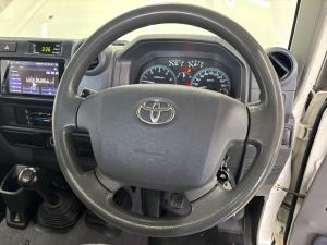 Toyota Land Cruiser 79 4.5D-4D LX V8 single cab - Image 8