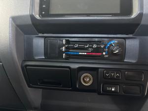 Toyota Land Cruiser 79 4.5D-4D LX V8 single cab - Image 13