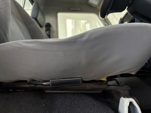 Toyota Land Cruiser 79 4.5D-4D LX V8 single cab - Image 15