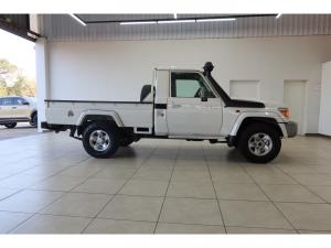 Toyota Land Cruiser 79 4.5D-4D LX V8 single cab - Image 3