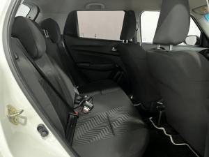 Suzuki Swift 1.2 GLX manual - Image 7