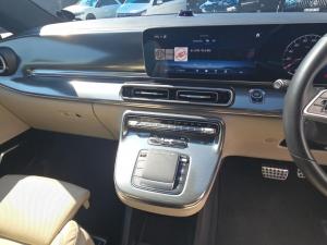Mercedes-Benz V300d Executive - Image 13