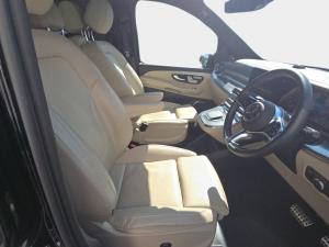 Mercedes-Benz V300d Executive - Image 14