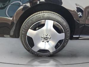 Mercedes-Benz V300d Executive - Image 5