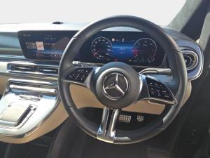 Mercedes-Benz V300d Executive - Image 6