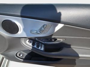 Mercedes-Benz C200 Cabrio automatic - Image 21