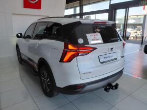 Mahindra XUV700 2.0T AX5 - Image 5