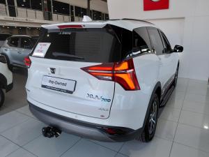 Mahindra XUV700 2.0T AX5 - Image 7