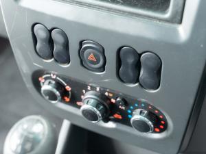Nissan NP200 1.6i safety pack (aircon) - Image 13