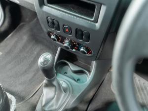 Nissan NP200 1.6i safety pack (aircon) - Image 14