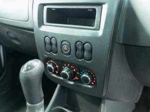 Nissan NP200 1.6i safety pack (aircon) - Image 15