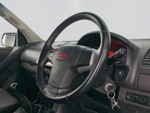 Isuzu D-MAX 250 HO X-RIDER D/C - Image 18