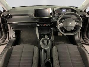 Peugeot 2008 1.2T Active automatic - Image 17
