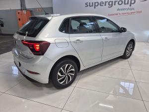 Volkswagen Polo hatch 1.0TSI Life auto - Image 6