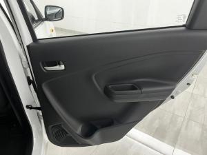 Toyota Vitz 1.0 XR auto - Image 21