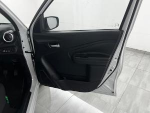 Toyota Vitz 1.0 XR auto - Image 23